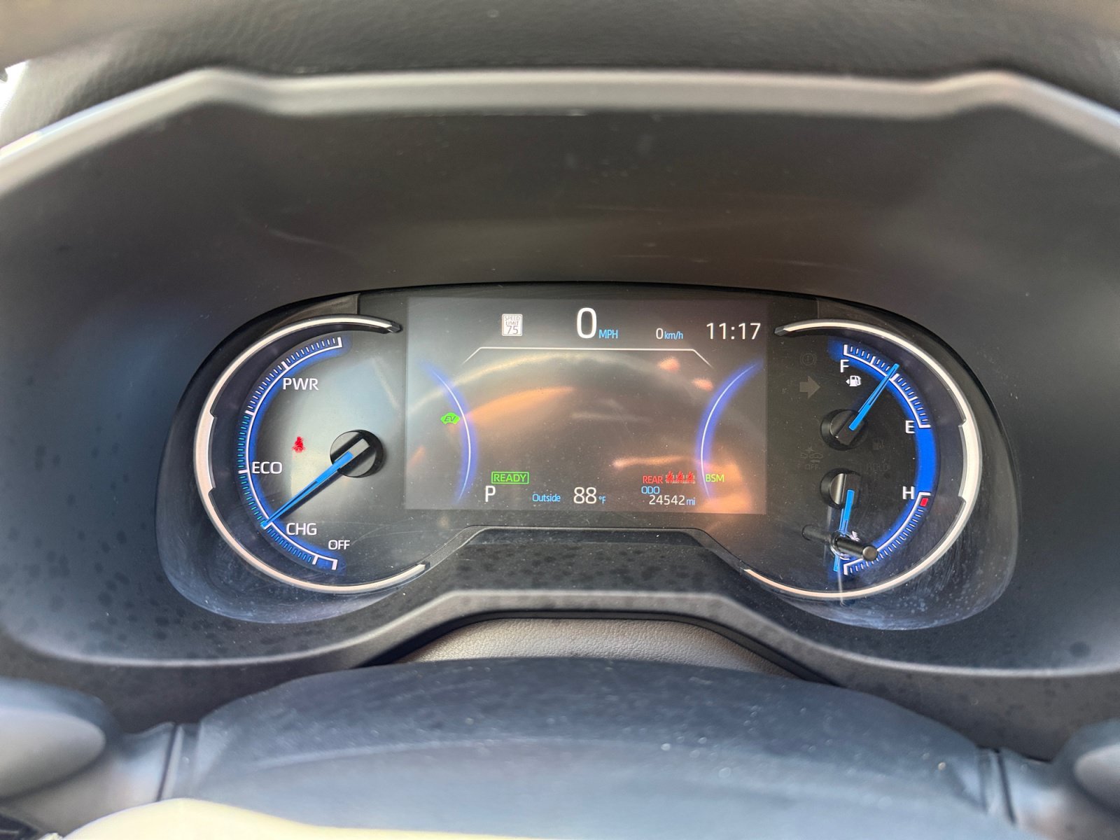 Used 2024 Toyota RAV4 LE AWD/4WD image 11