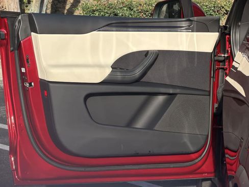 Used 2024 Tesla Model X Plaid image 23