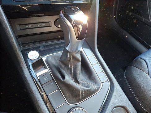 New 2026 Volkswagen Taos SEL image 8