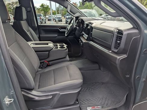 Used 2025 Chevrolet Silverado 1500 LT AWD/4WD image 14