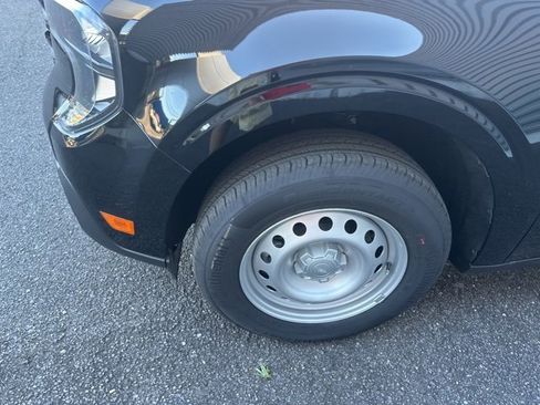 New 2025 Ford Maverick XL image 10