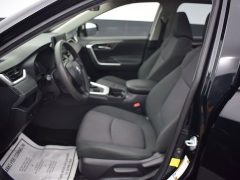 Used 2019 Toyota RAV4 XLE image 13