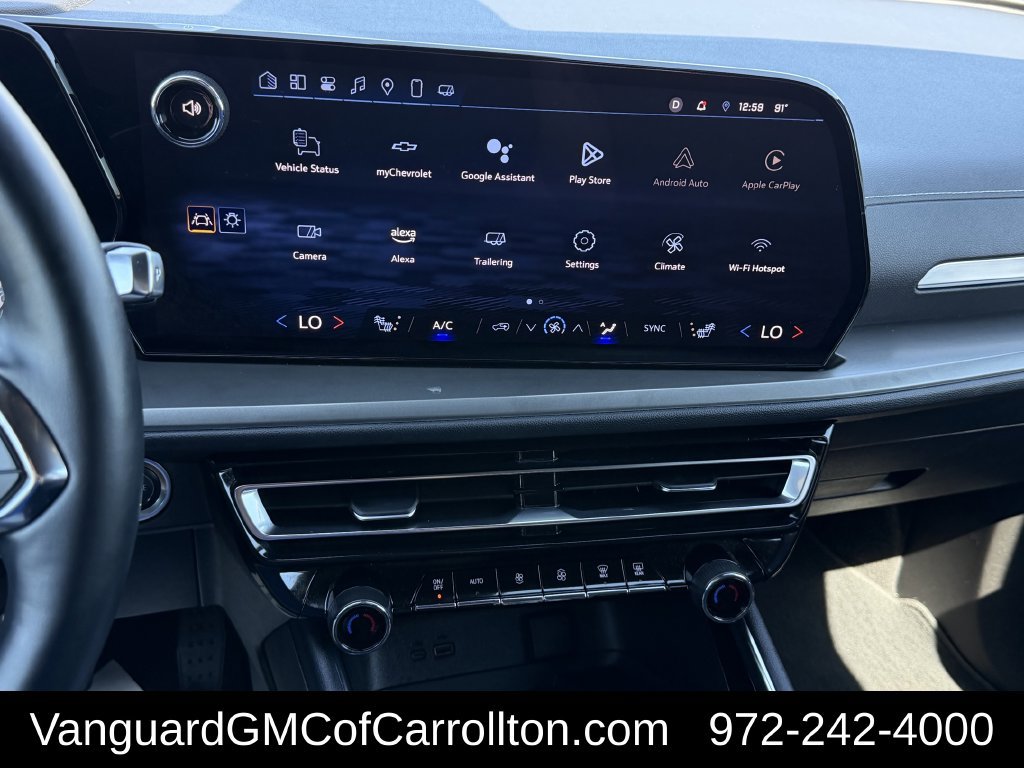 Used 2025 Chevrolet Traverse LT FWD image 17