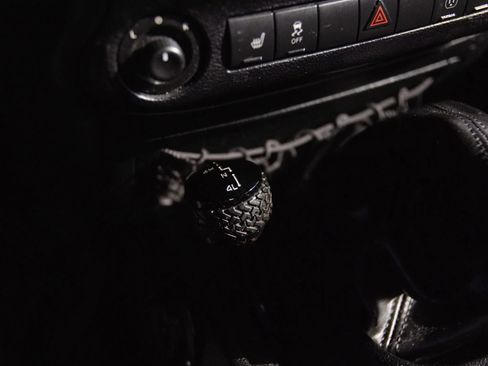 Used 2015 Jeep Wrangler Unlimited Rubicon AWD/4WD image 35