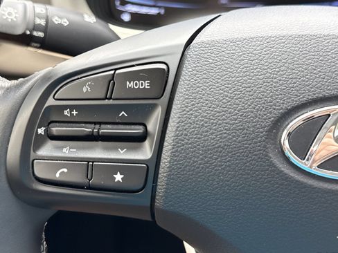 Used 2024 Hyundai Venue SEL FWD image 20