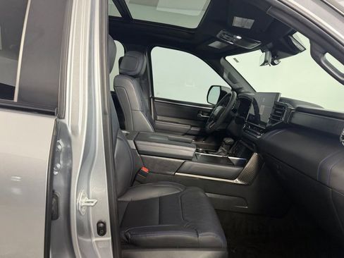 Used 2024 Toyota Tundra Platinum AWD/4WD image 29