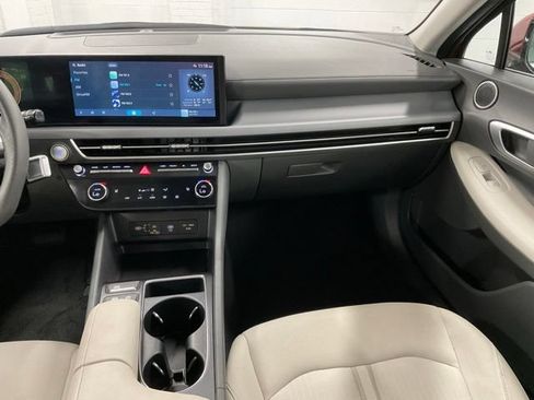Used 2025 Hyundai Sonata SEL FWD image 16