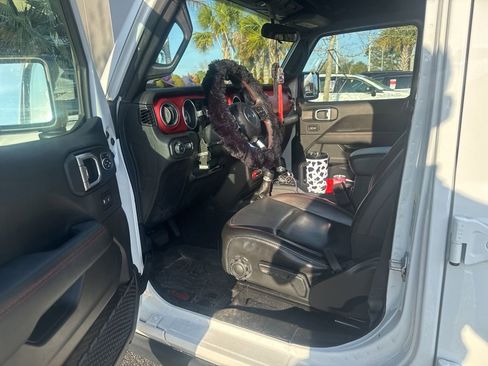 Used 2021 Jeep Wrangler Unlimited Rubicon w/ Safety Group image 2