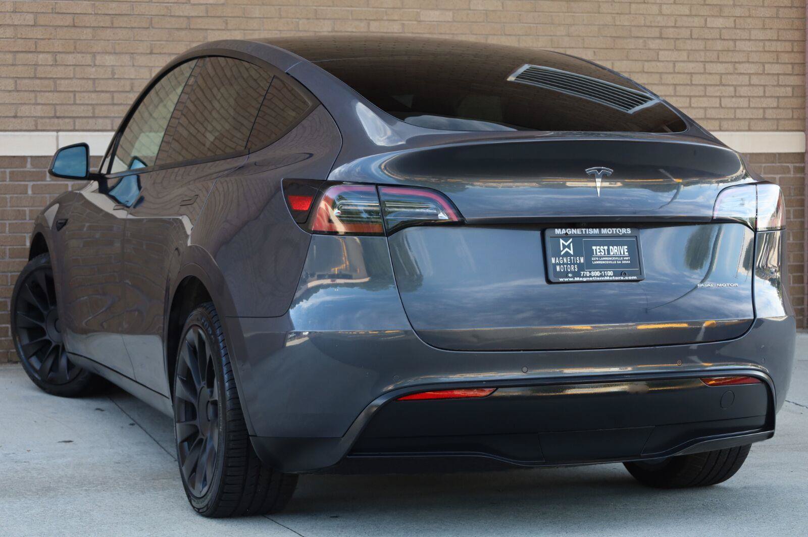Used 2022 Tesla Model Y Long Range AWD/4WD image 10