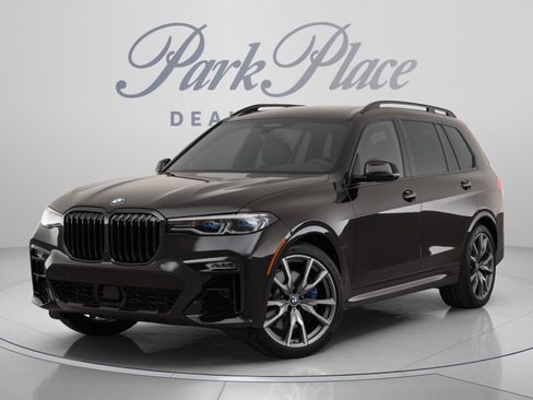 Used 2022 BMW X7 M50i w/ Dynamic Handling Package AWD/4WD image 9
