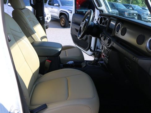 Used 2018 Jeep Wrangler Unlimited Rubicon AWD/4WD image 21