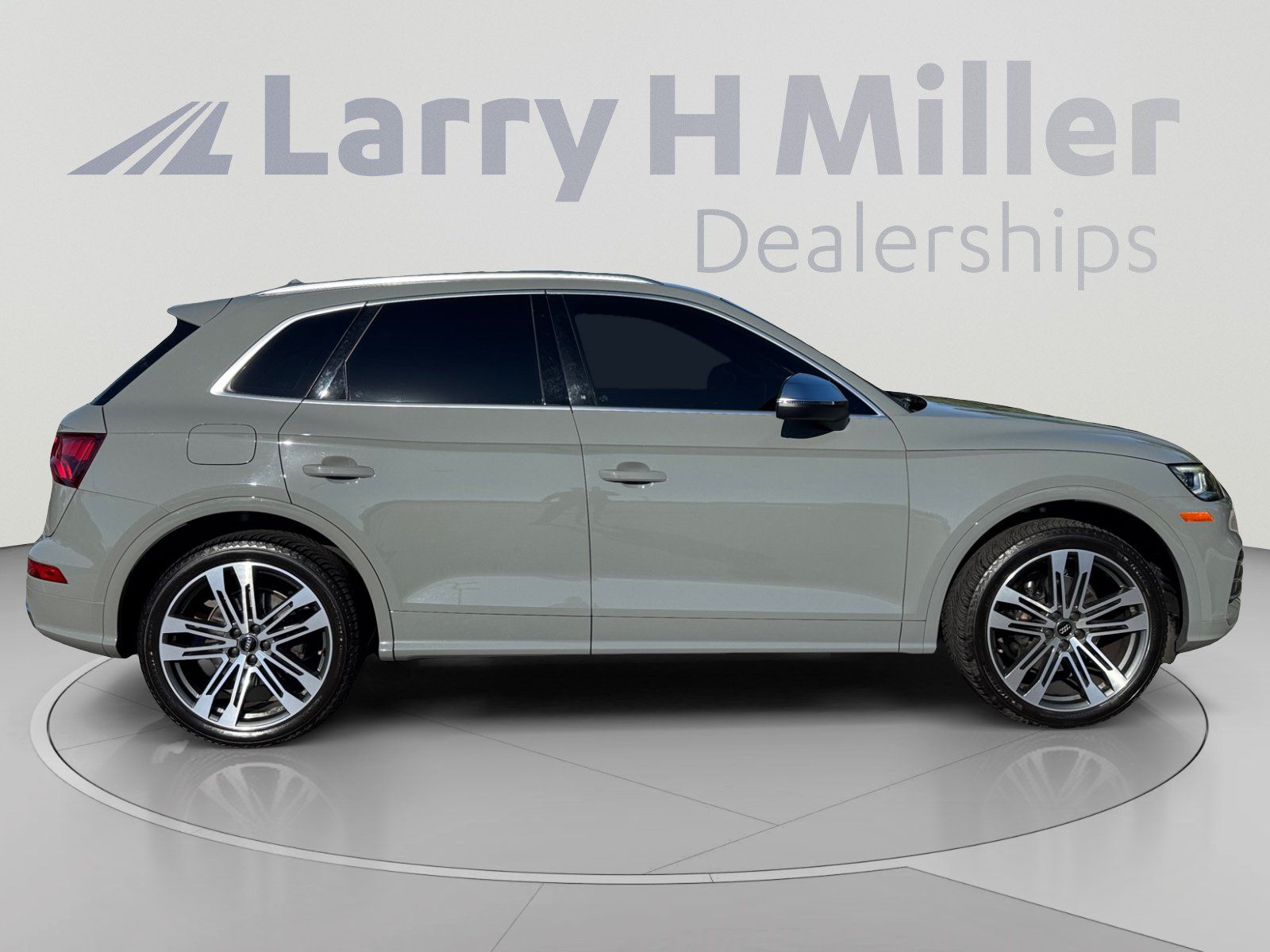 Used 2019 Audi SQ5 Premium Plus w/ Premium Plus Package AWD/4WD image 6