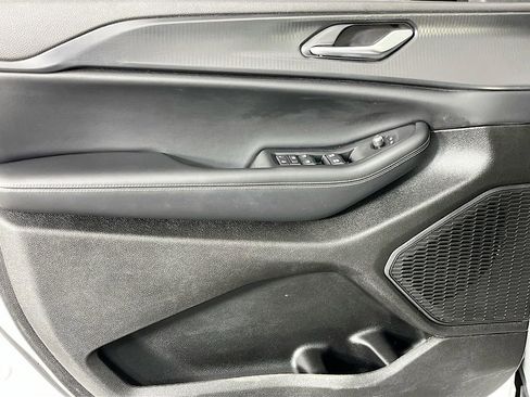 Used 2023 Jeep Grand Cherokee L Laredo image 25