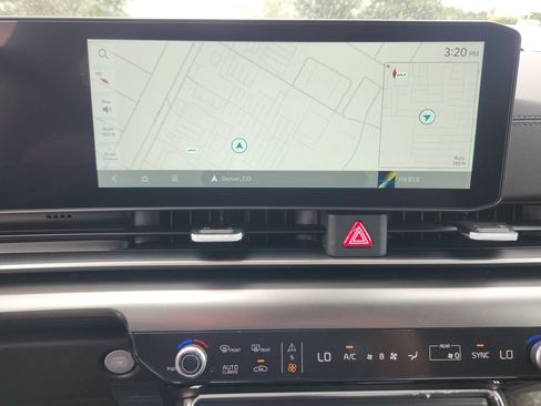 New 2027 Kia Carnival SX w/ Dark Edition Package FWD image 17