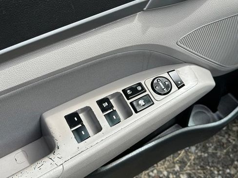 Used 2019 Hyundai Elantra SEL FWD image 11