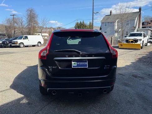 Used 2016 Volvo XC60 T6 R-Design image 4
