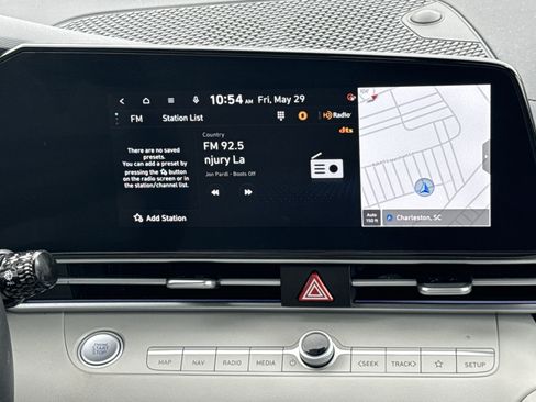 Used 2025 Hyundai Elantra Limited FWD image 22