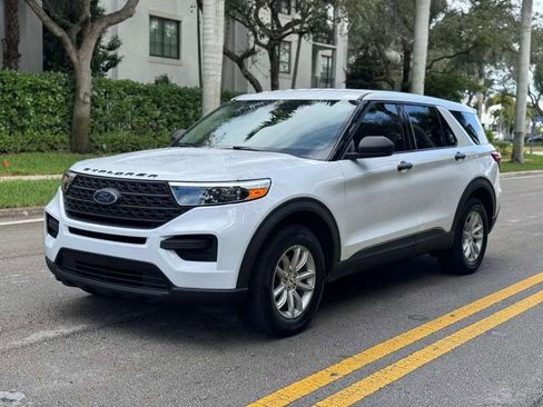 Used 2021 Ford Explorer 4WD w/ Class III Trailer Tow Package image 3