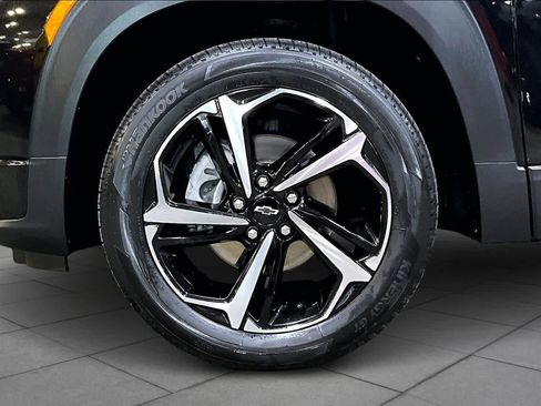 Used 2021 Chevrolet TrailBlazer RS w/ Sun and Liftgate Package image 11