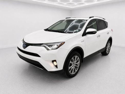 Used 2017 Toyota RAV4 Limited AWD/4WD image 7