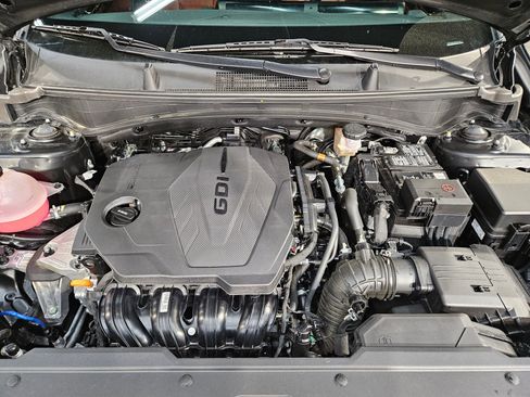 Used 2025 Kia Sportage SX image 19