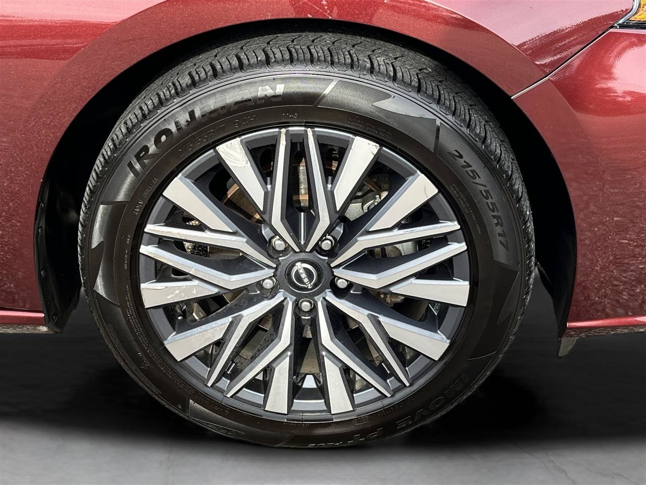 Used 2025 Nissan Altima 2.5 SV FWD image 6