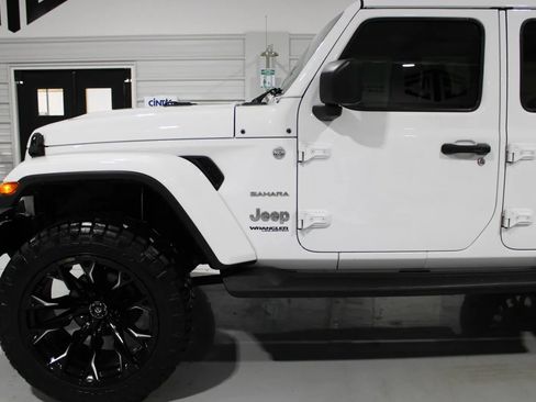 Used 2021 Jeep Wrangler Unlimited Sahara image 5