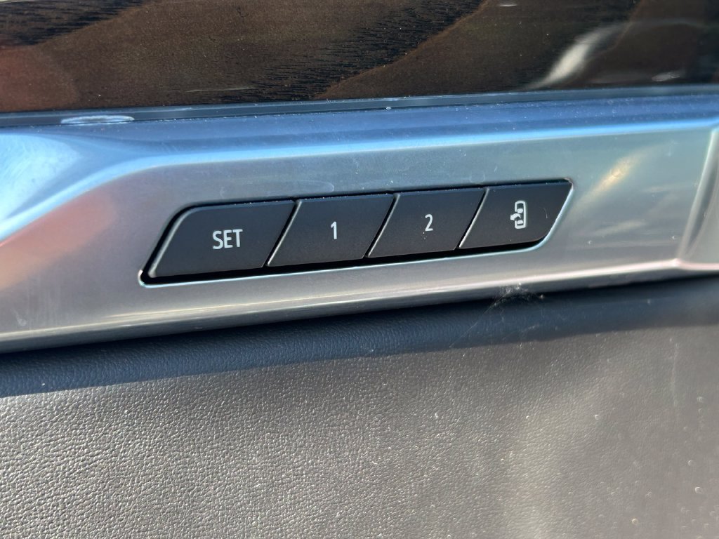 Used 2025 Cadillac Escalade Sport Platinum AWD/4WD image 31