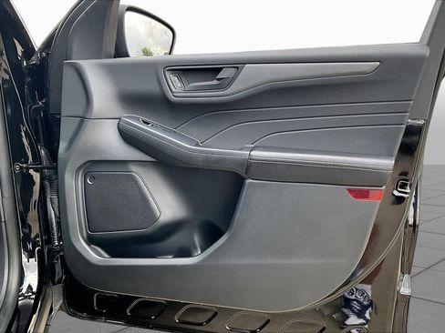 Used 2025 Ford Escape Active FWD image 20
