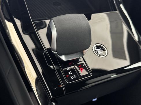 New 2025 Land Rover Range Rover Sport Dynamic SE image 17