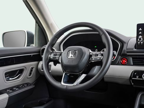 Used 2025 Honda Pilot EX-L image 18