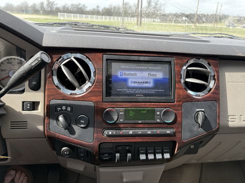 Used 2008 Ford F250 Lariat image 16