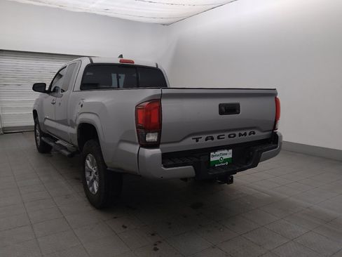 Used 2018 Toyota Tacoma SR RWD image 5
