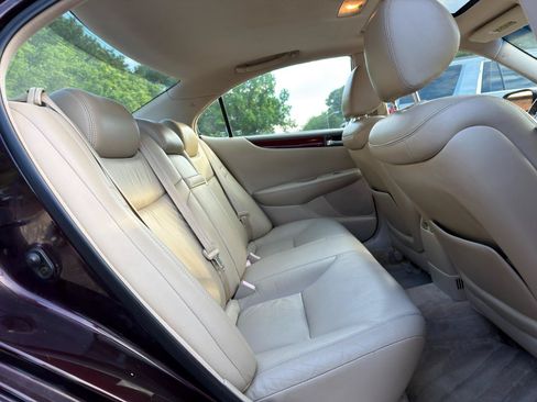 Used 2004 Lexus ES 330 FWD image 16