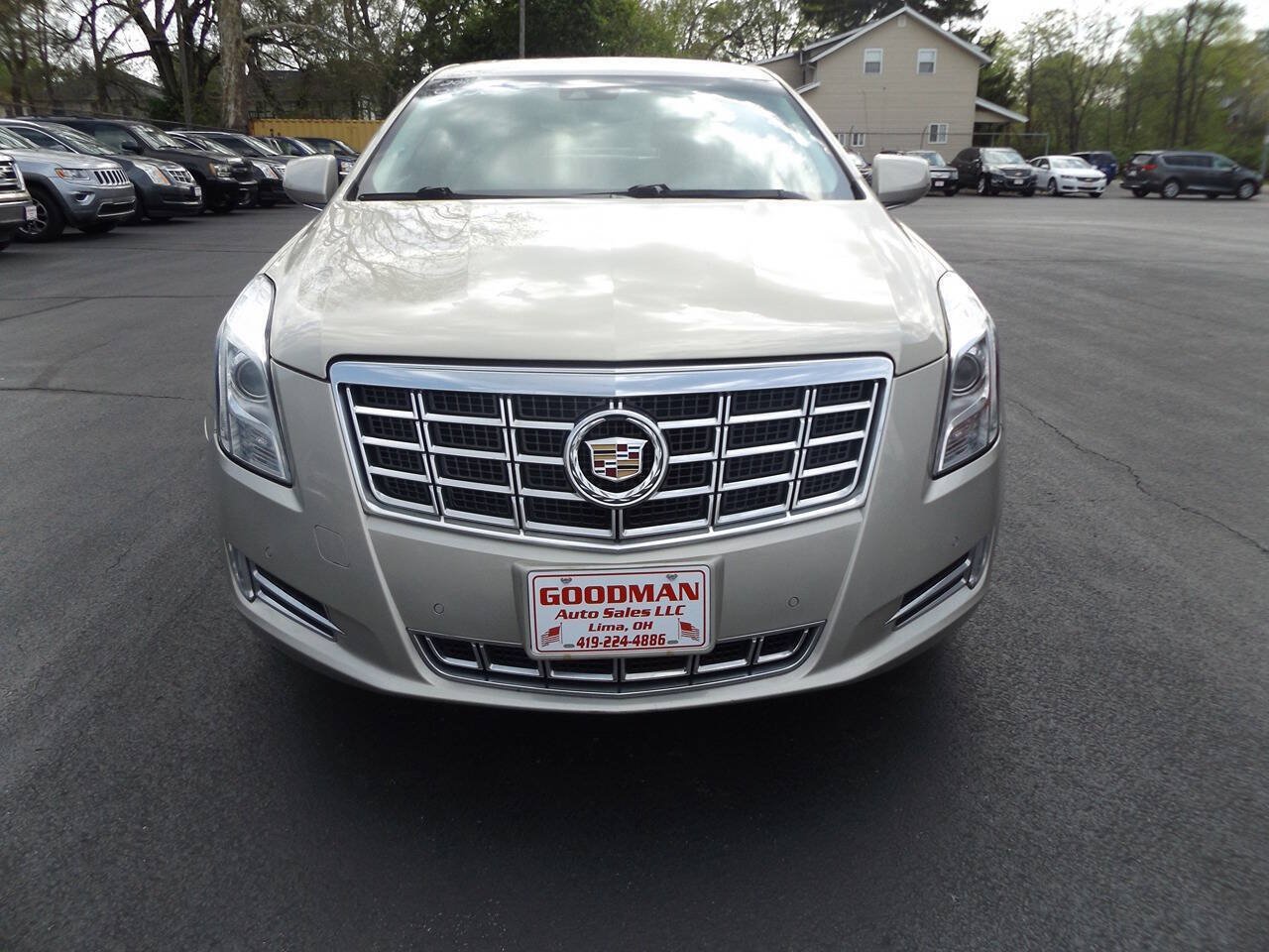 Used 2013 Cadillac XTS Luxury w/ Driver Awareness Package FWD image 2
