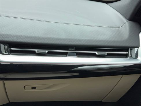 Used 2025 BMW X2 xDrive28i w/ Premium Package image 20