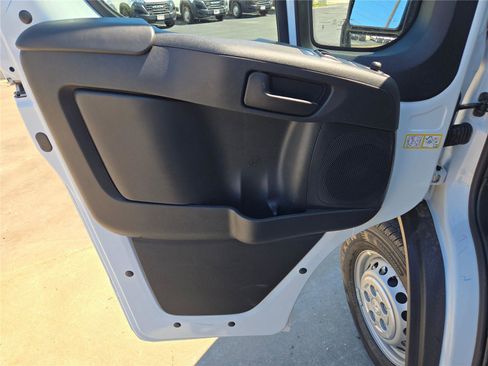 Used 2025 RAM ProMaster 2500 w/ Convenience Group image 20