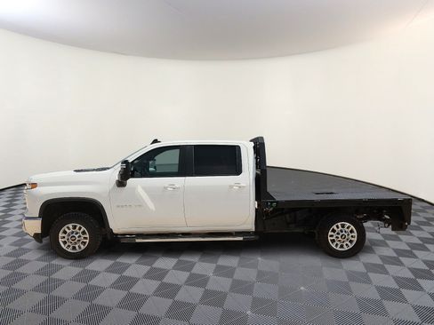 Used 2024 Chevrolet Silverado 2500 LT w/ Convenience Package AWD/4WD image 2