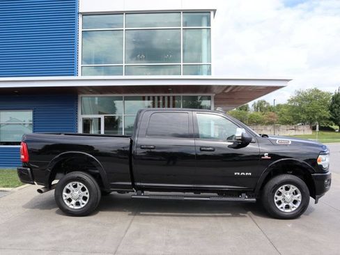 Used 2019 RAM 2500 Laramie AWD/4WD image 2