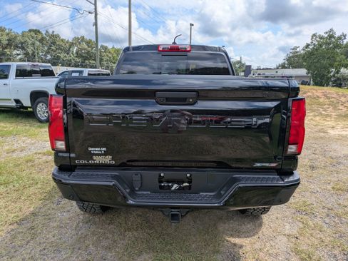 Used 2026 Chevrolet Colorado ZR2 AWD/4WD image 5