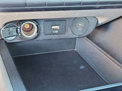 Used 2024 Hyundai Elantra SEL image 29