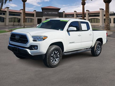 Used 2019 Toyota Tacoma SR5 RWD image 4