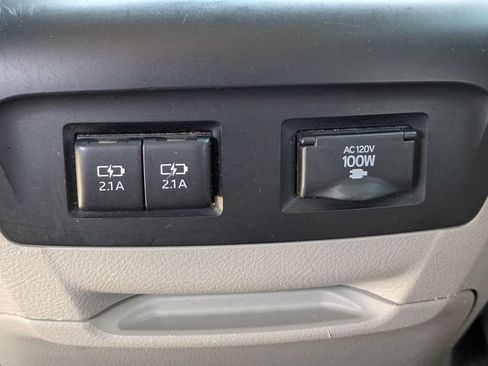Used 2019 Toyota Sienna LE FWD image 16
