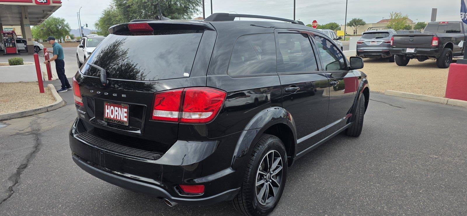 Used 2018 Dodge Journey SXT w/ Connectivity Group FWD image 5