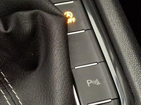 Used 2022 Volkswagen Tiguan SE R-Line AWD/4WD image 25