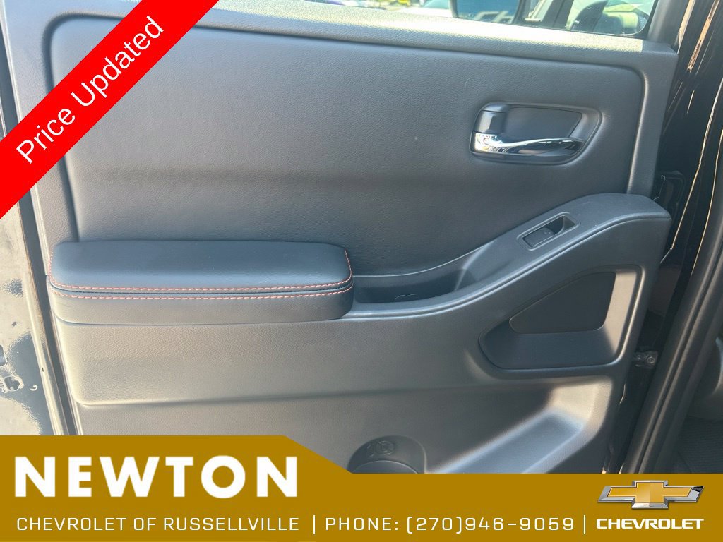 Used 2025 Nissan Frontier 2WD Crew Cab image 35