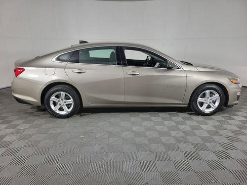Used 2022 Chevrolet Malibu LS image 3