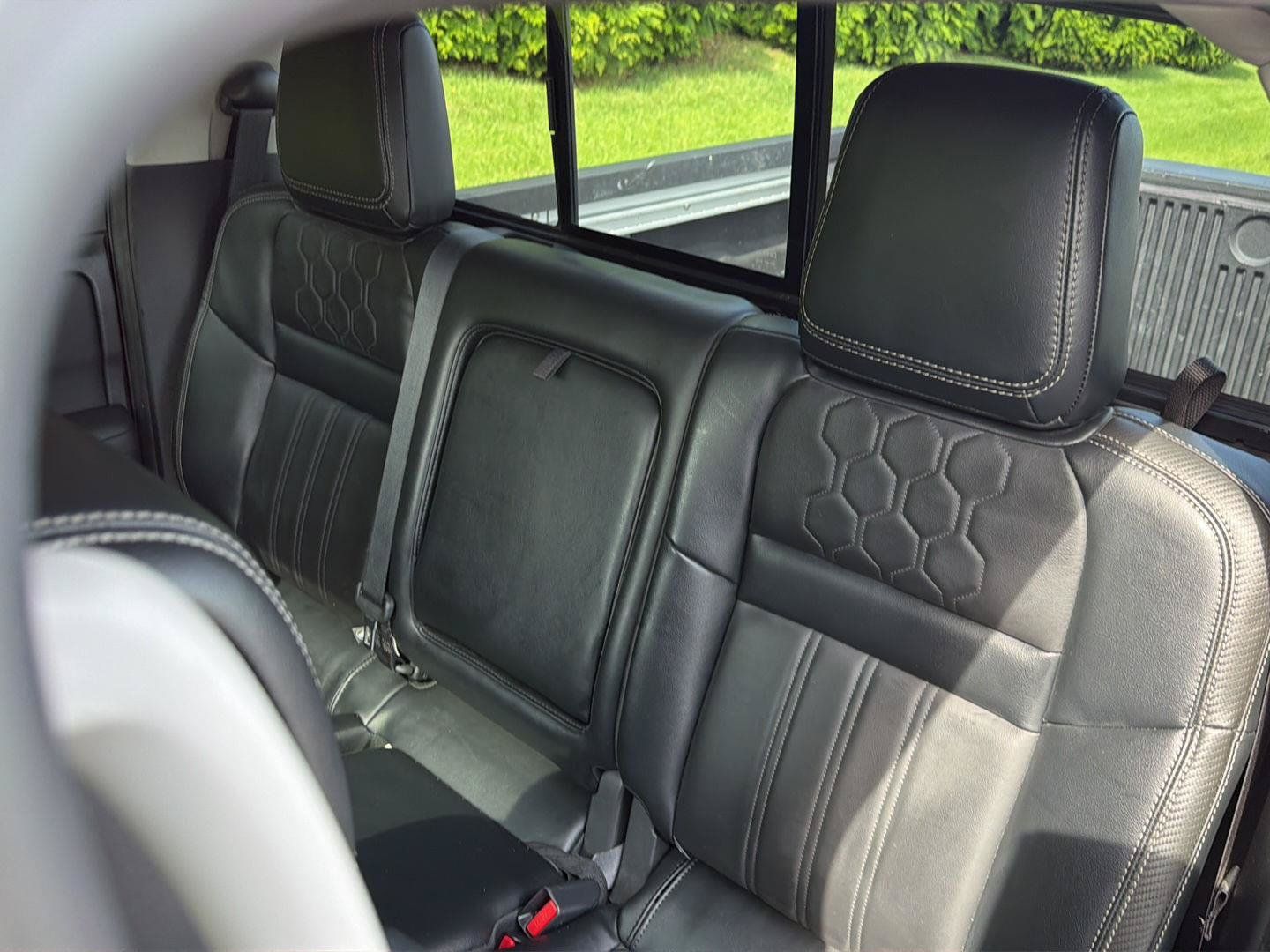 Used 2022 Nissan Frontier SV w/ SV Premium Package RWD image 30