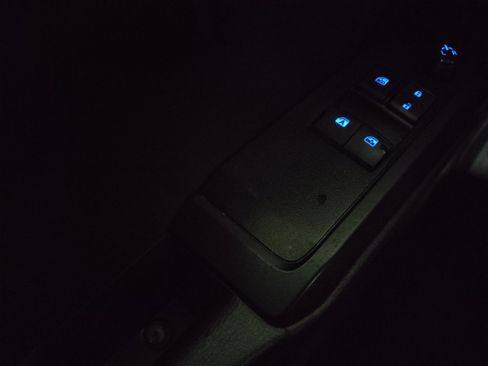 Used 2022 Toyota Tacoma SR image 27