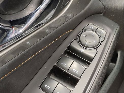 Used 2020 Chevrolet Traverse LT FWD image 27